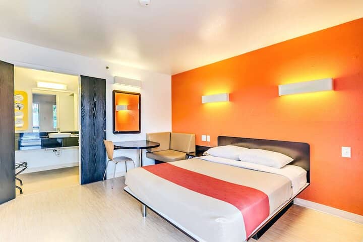 Room 9 of 21